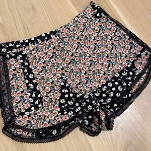 EUC Topshop flowy floral shorts.